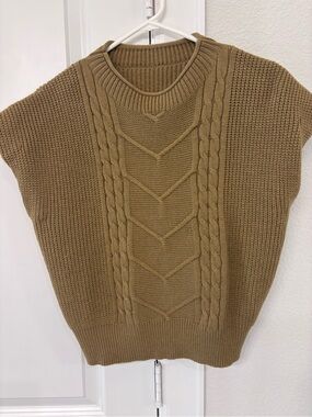 Commense Camel Cable Knit Short Sleeve Sweater Vest